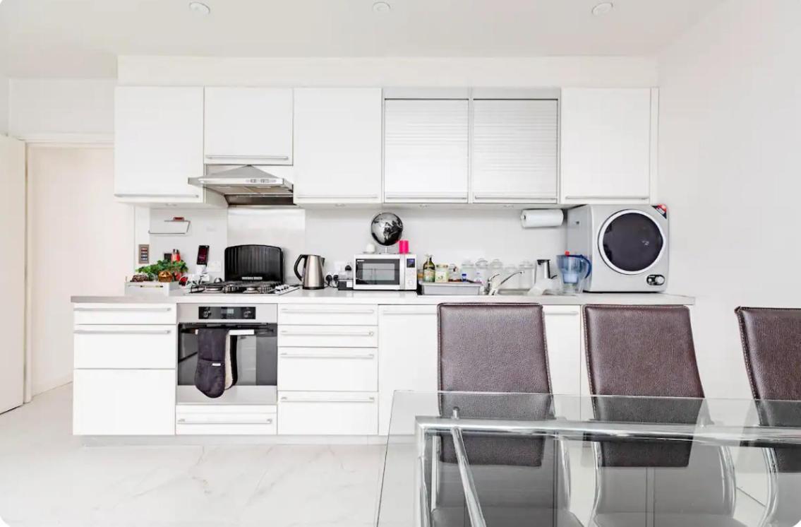 Lockable Ensuite In Modern Space With Shared Kitchen Fast Wifi Londen
